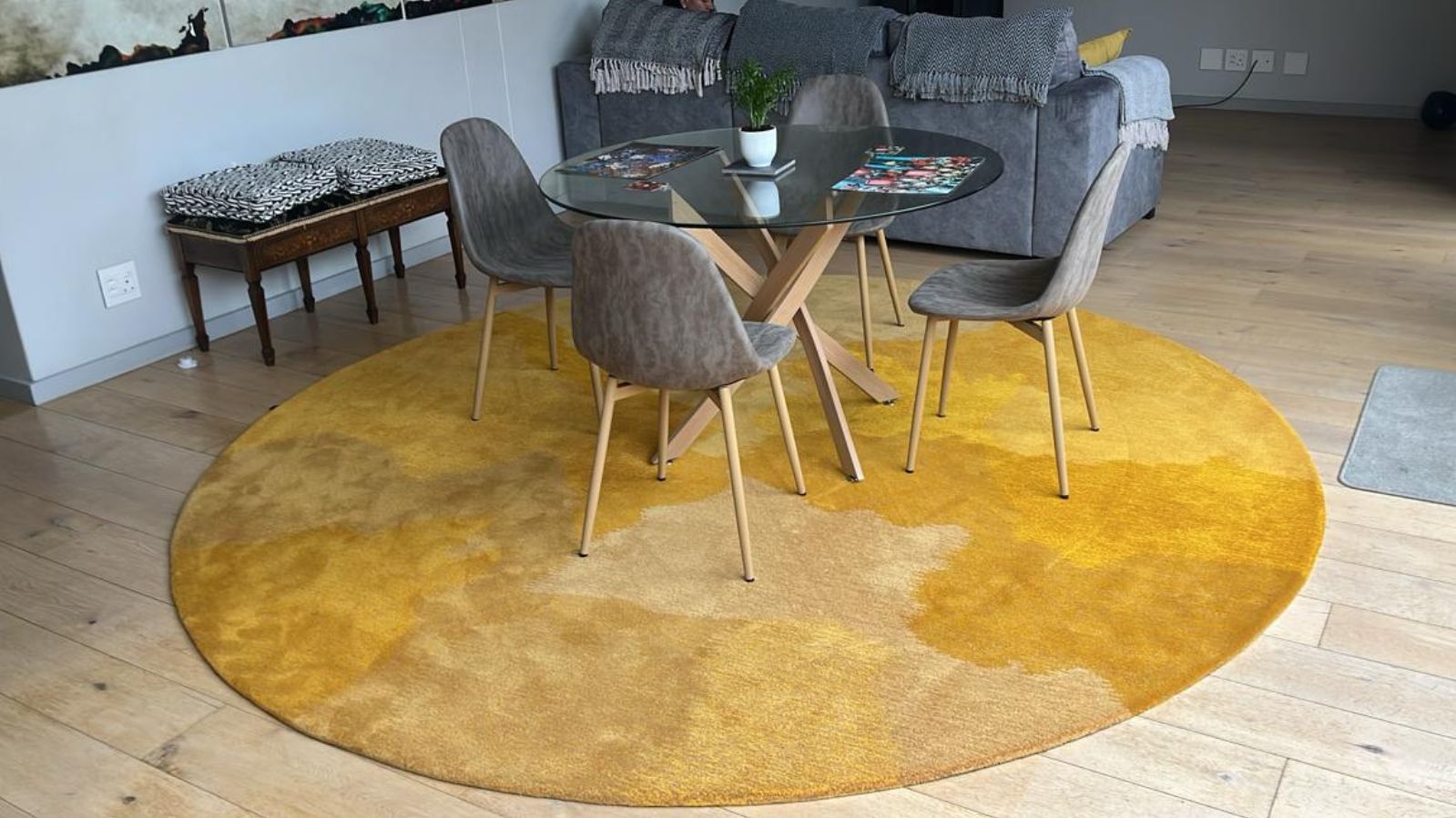 circular rugs in interior design