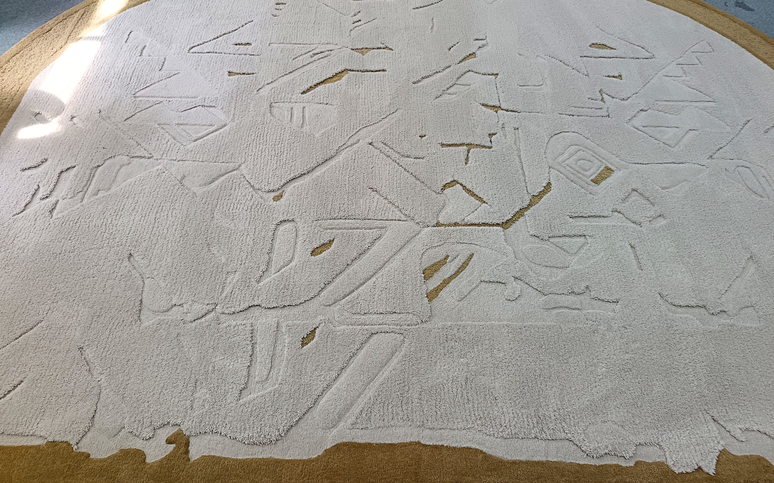 Custom rug trends we saw in 2026. Handtufted rug in multiple pile heights, manufactured in Cape Town